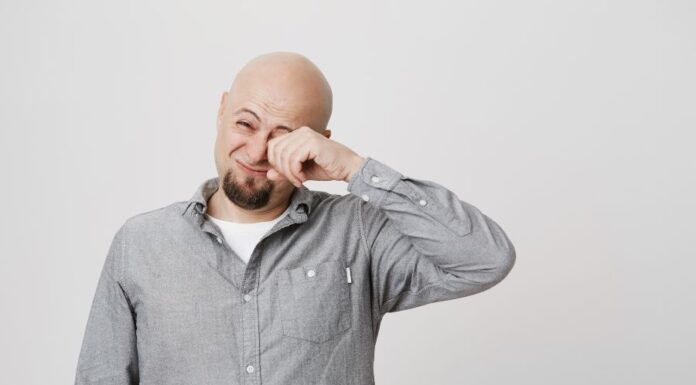 Coceira nos olhos? Saiba as razões e como lidar